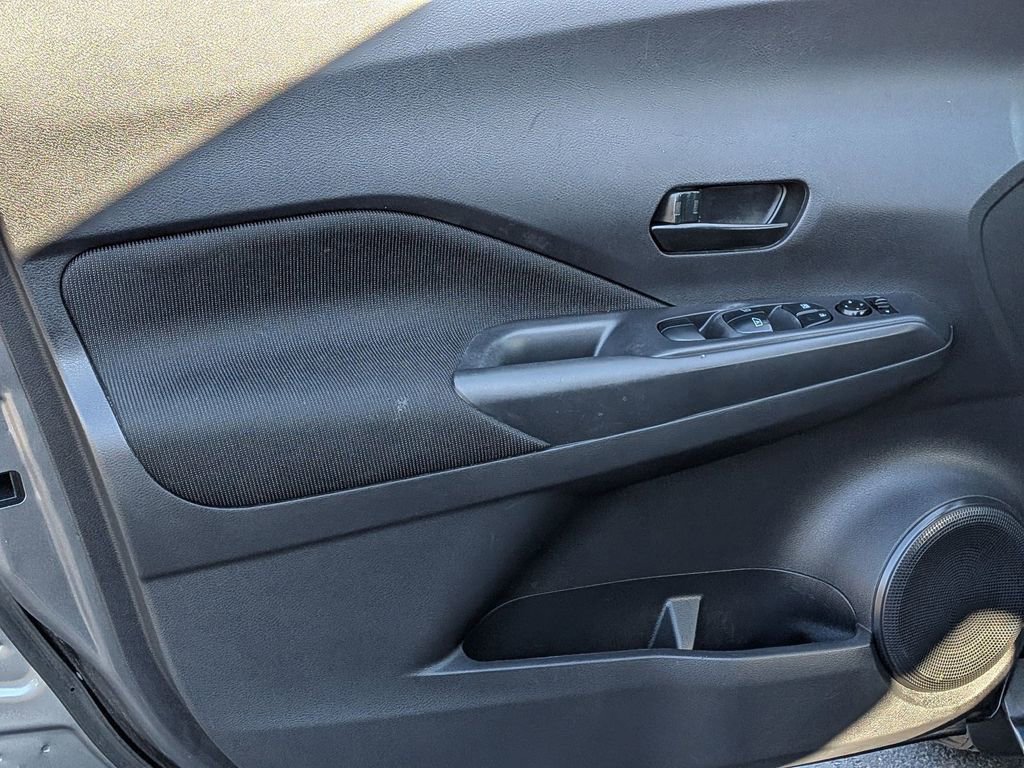 Used 2024 Nissan Kicks S image 9