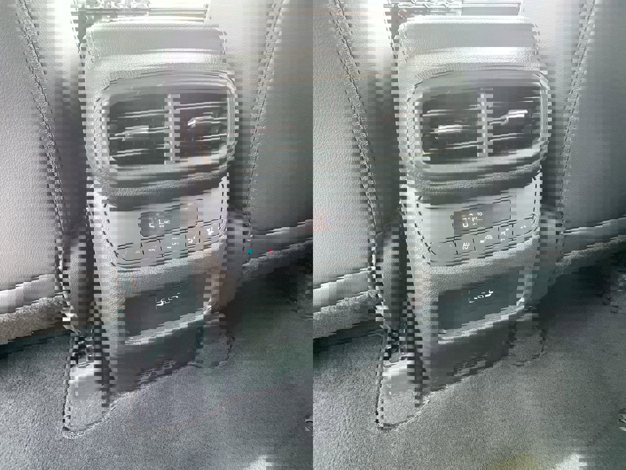 Used 2025 Honda Pilot EX-L image 24