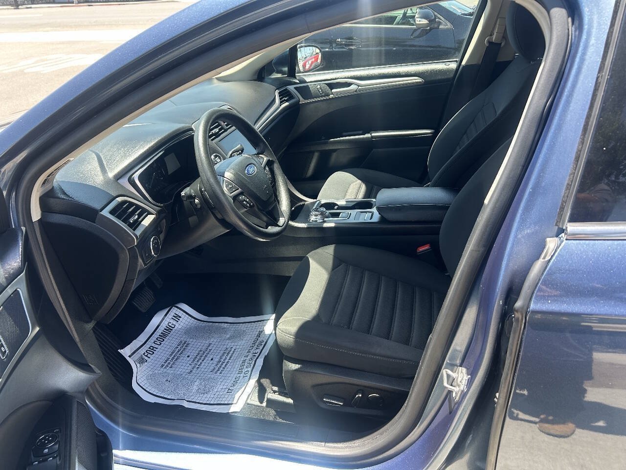 Used 2019 Ford Fusion SE FWD image 13
