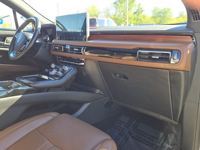Used 2023 Lincoln Nautilus Reserve w/ Equipment Group 201A AWD/4WD image 5