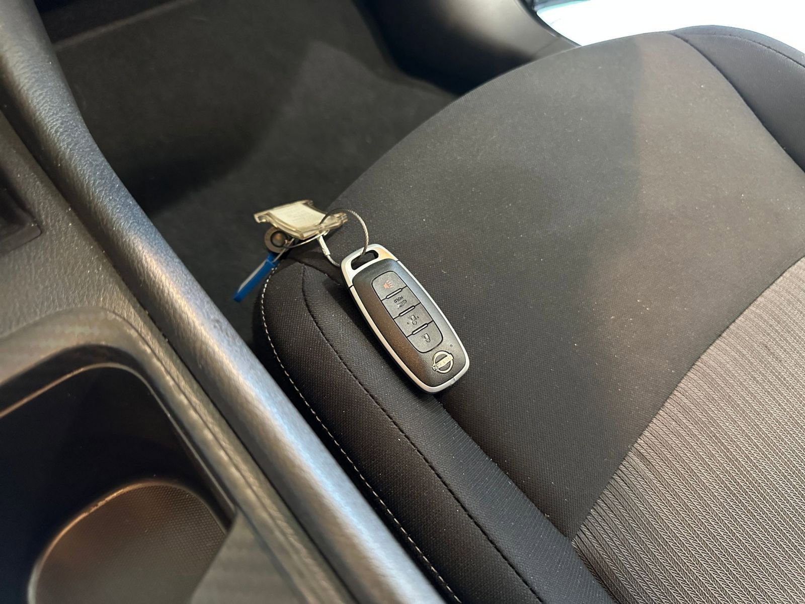 Used 2025 Nissan Sentra SV image 21