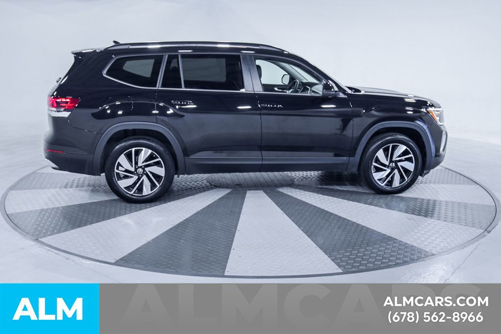 Used 2025 Volkswagen Atlas SE image 12