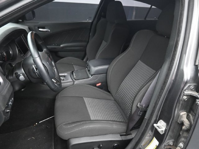 Used 2023 Dodge Charger R/T w/ Blacktop Package RWD image 9