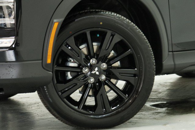 New 2026 Mitsubishi Eclipse Cross LE AWD/4WD image 3