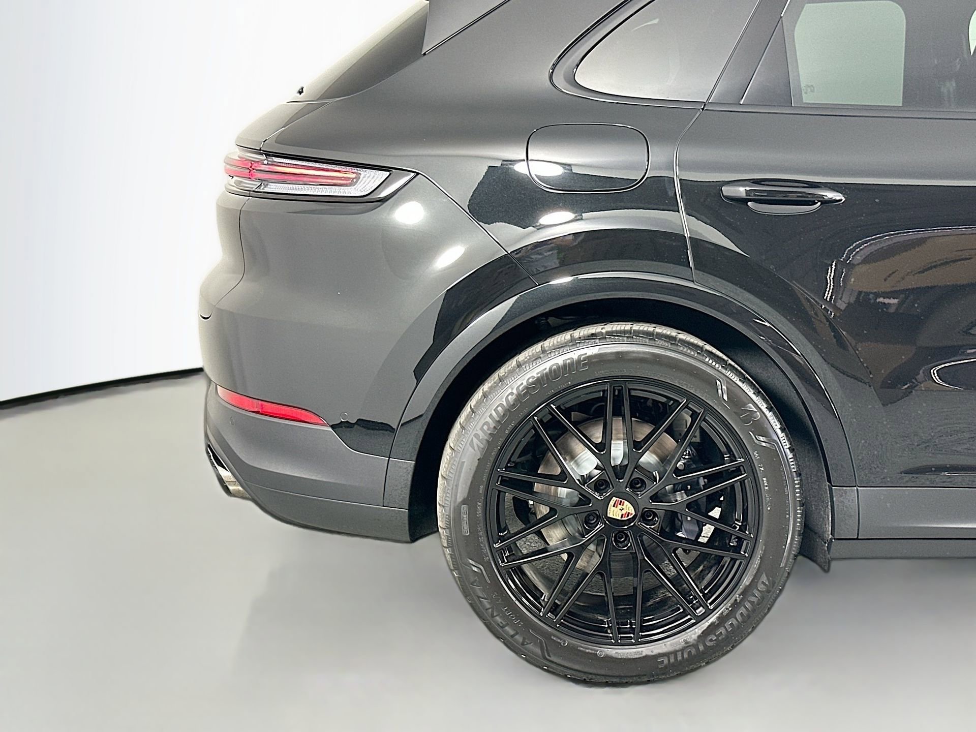 Certified 2025 Porsche Cayenne E-Hybrid image 13