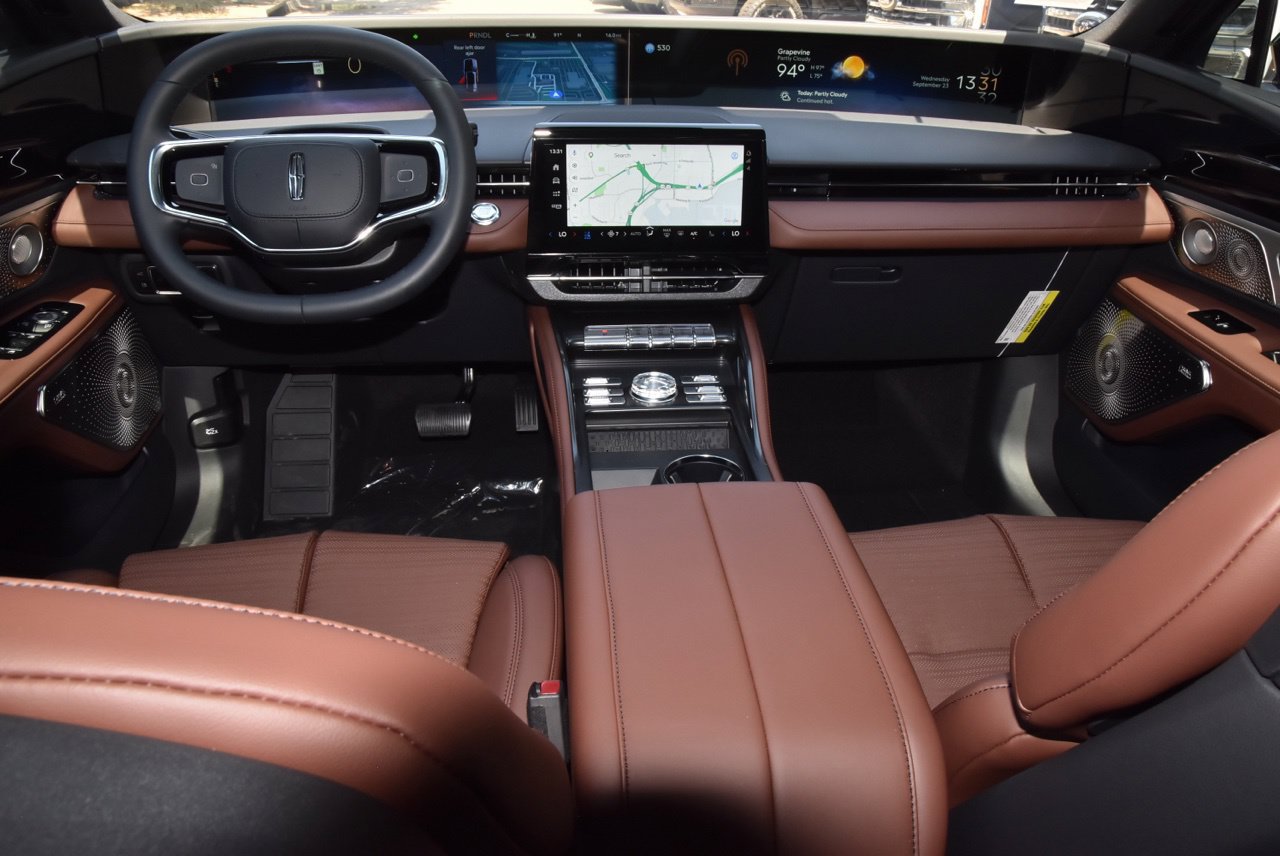 New 2026 Lincoln Nautilus Reserve AWD/4WD image 16