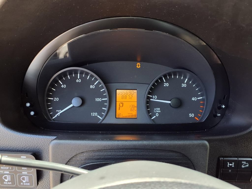 Used 2018 Mercedes-Benz Sprinter 2500 image 9