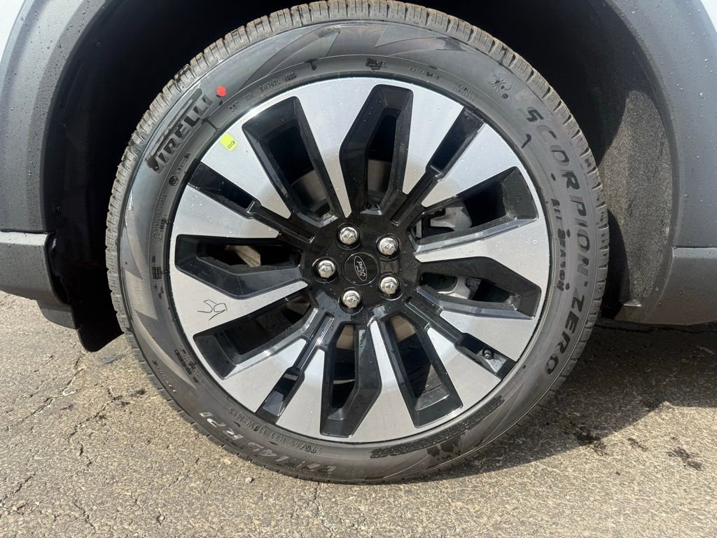 New 2026 Ford Explorer Platinum AWD/4WD image 9