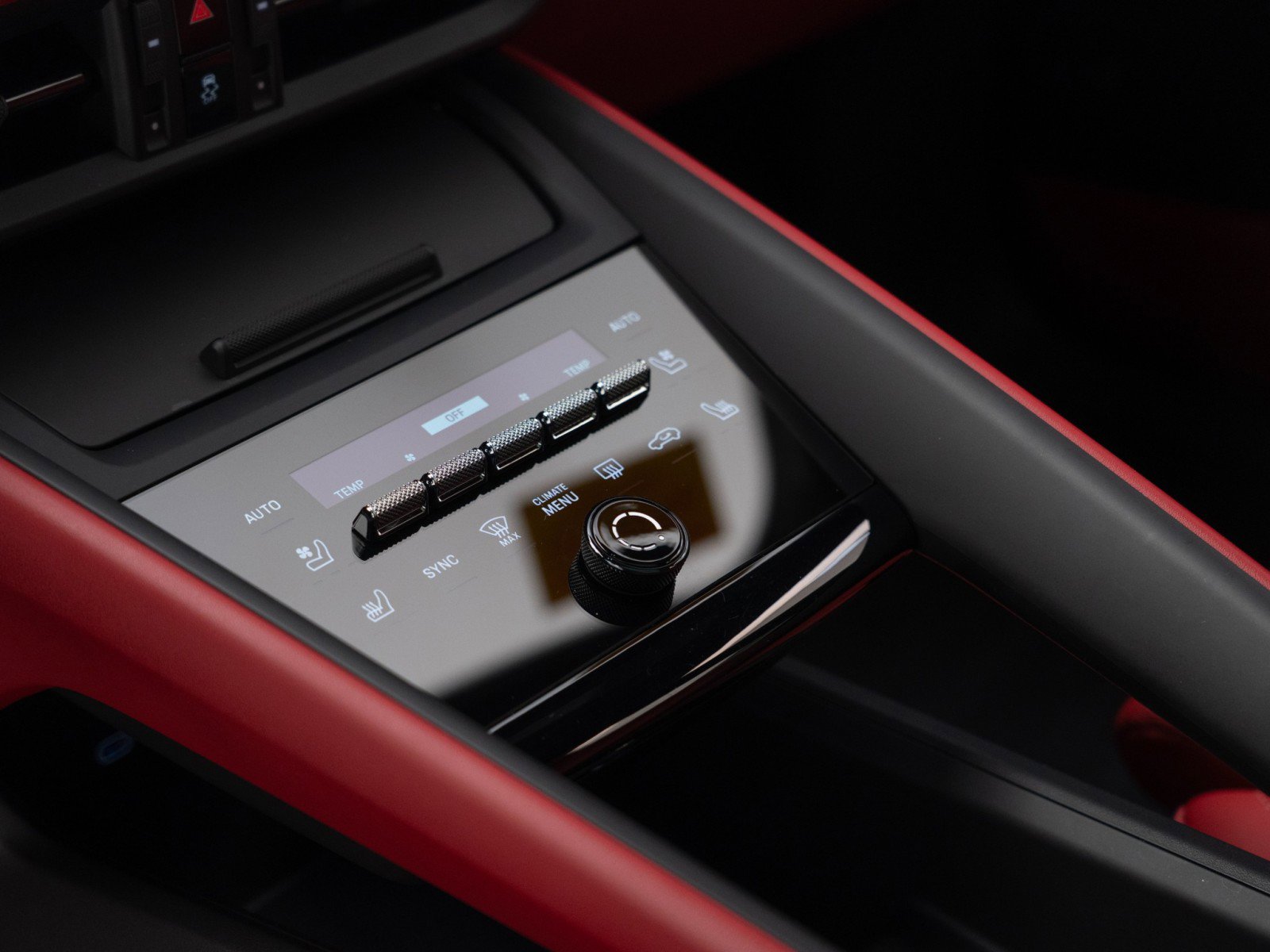 Certified 2025 Porsche Macan Electric image 27