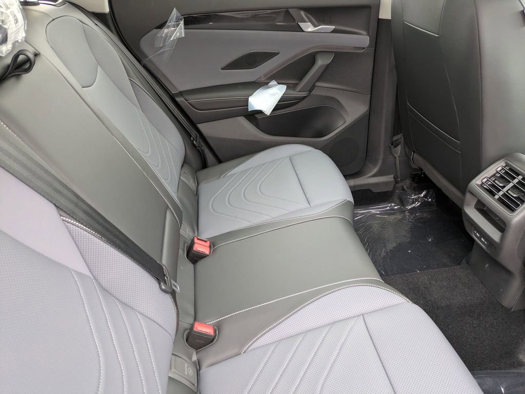 New 2026 Volkswagen Tiguan SE image 33