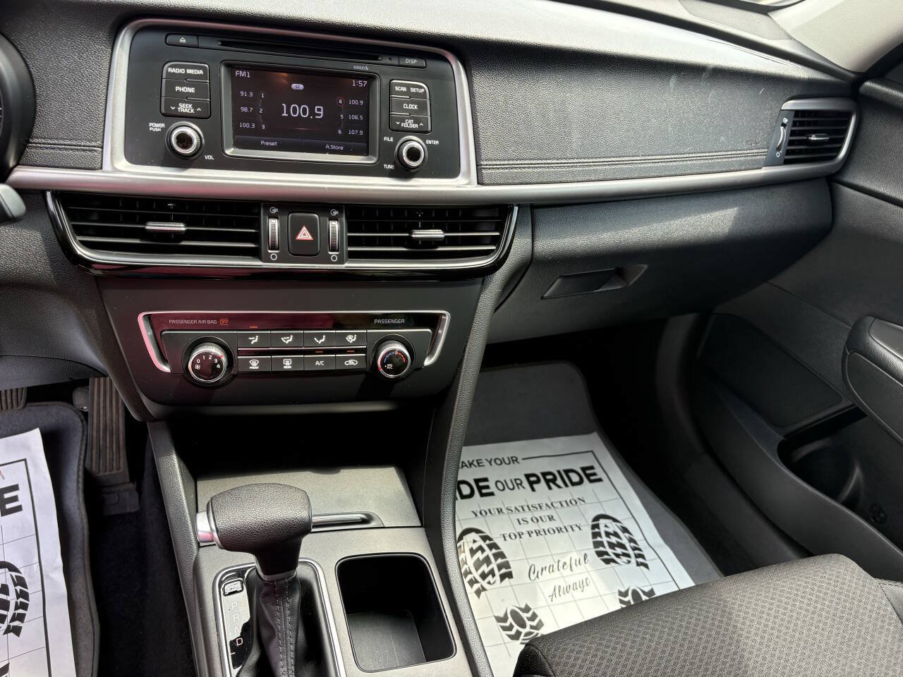 Used 2017 Kia Optima LX FWD image 25