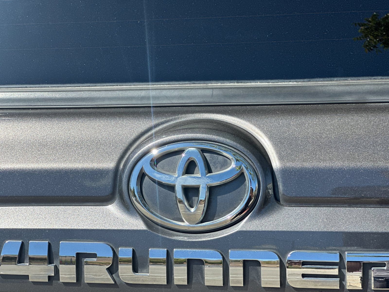Used 2018 Toyota 4Runner SR5 AWD/4WD image 24