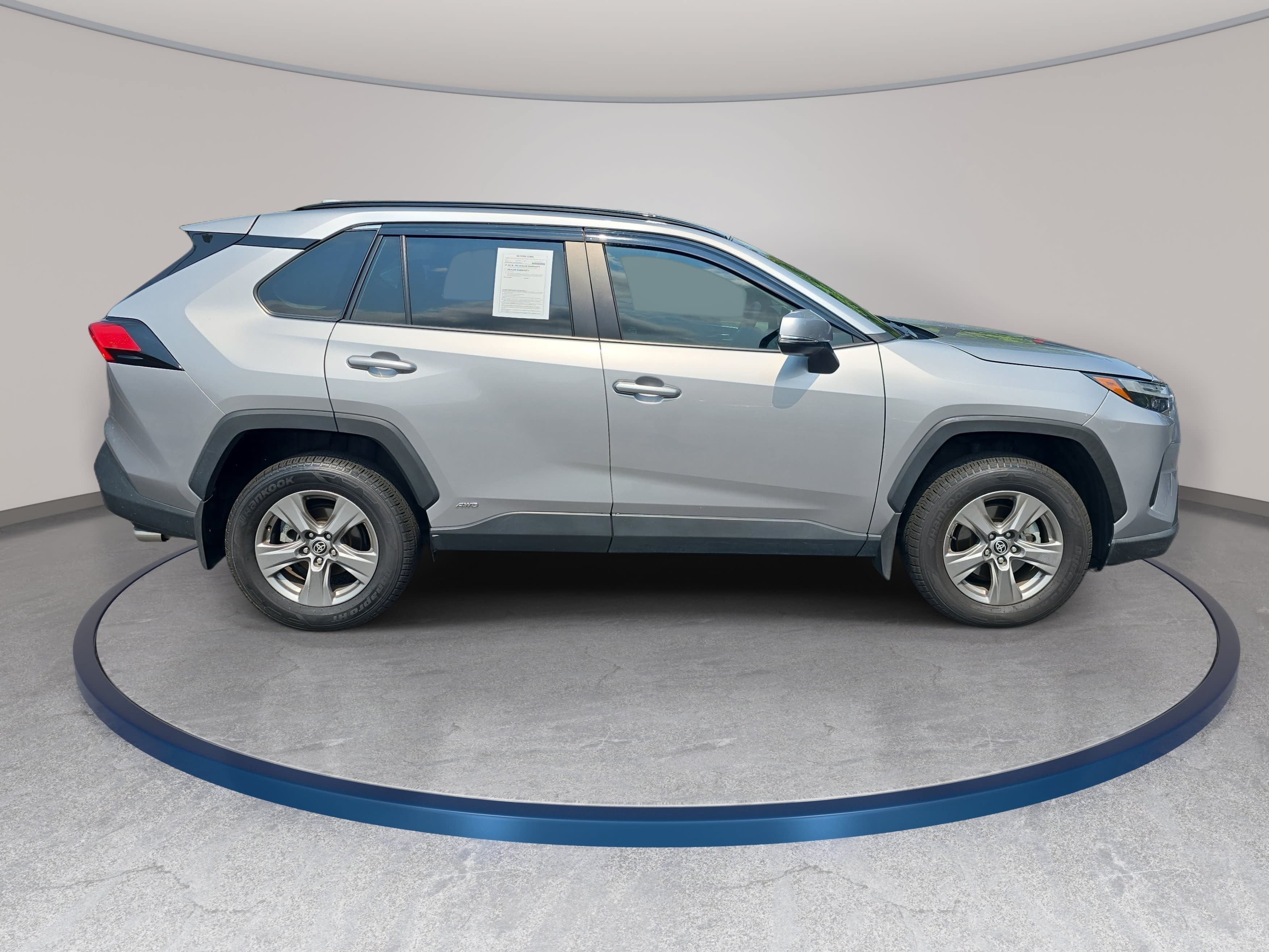 Used 2024 Toyota RAV4 XLE AWD/4WD image 4