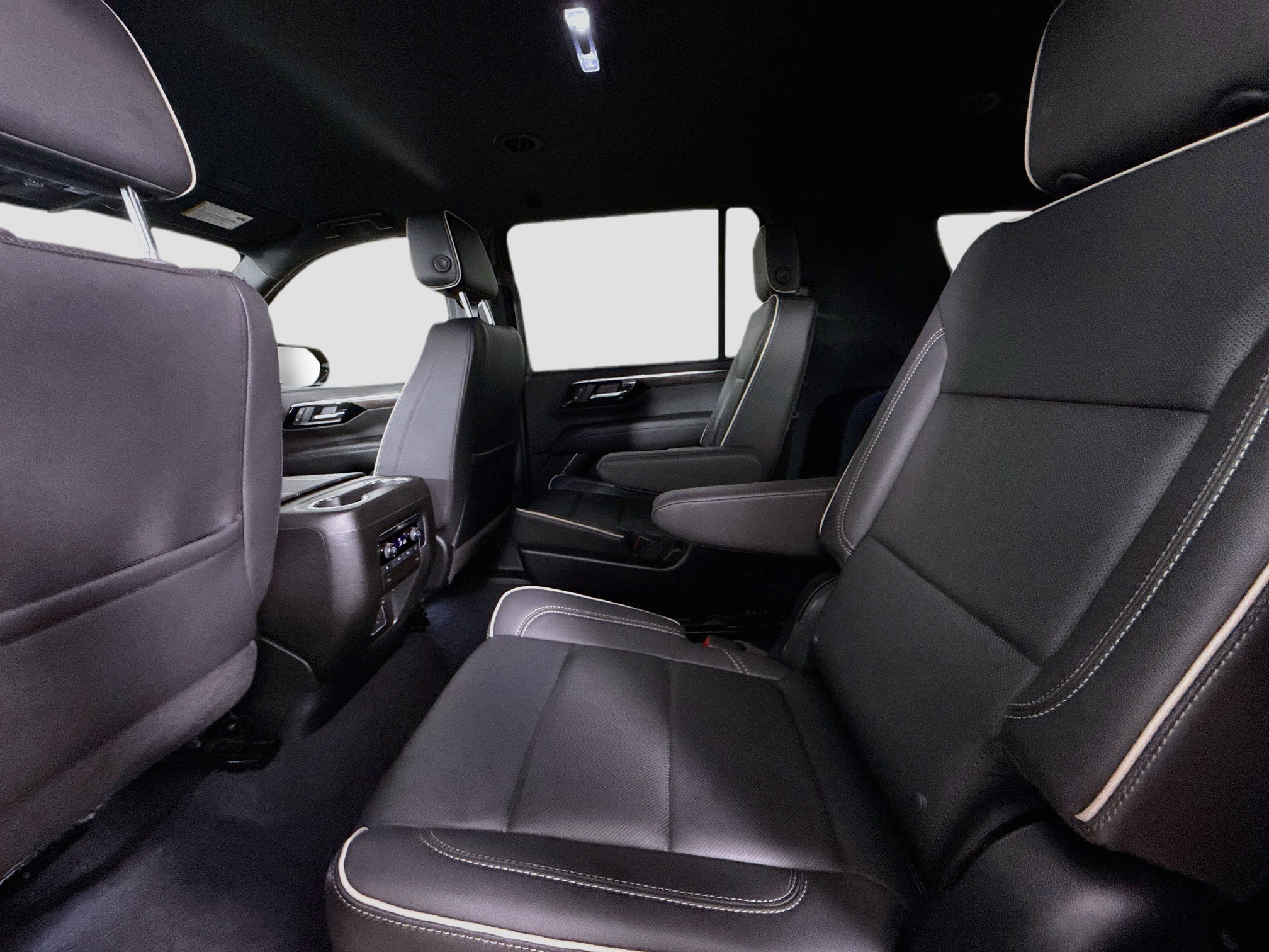 Used 2025 Chevrolet Suburban Premier AWD/4WD image 26