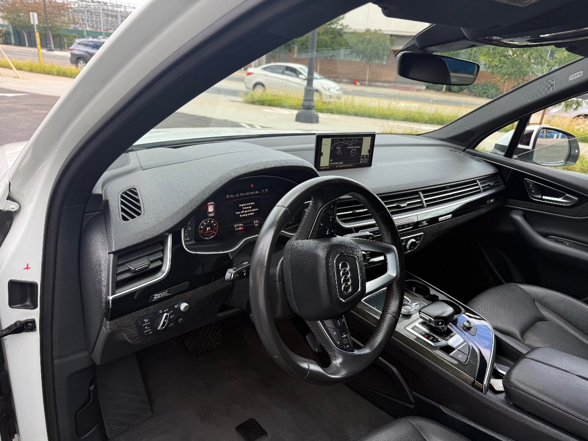 Used 2017 Audi Q7 3.0T Prestige AWD/4WD image 12