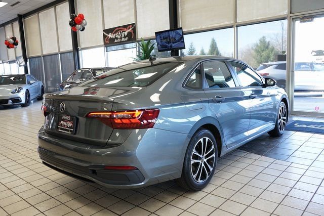 Used 2023 Volkswagen Jetta Sport image 14