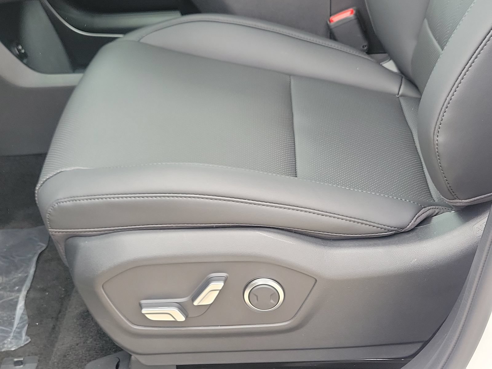New 2026 Hyundai Santa Fe SEL FWD image 16