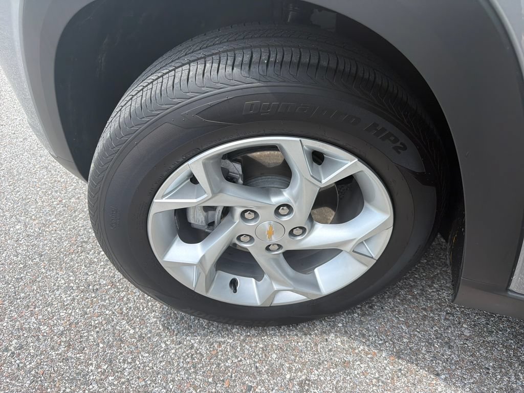 Used 2026 Chevrolet Trax LS w/ LS Convenience Package FWD image 41