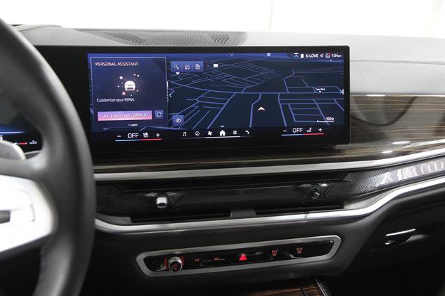 Used 2026 BMW X7 xDrive40i AWD/4WD image 9