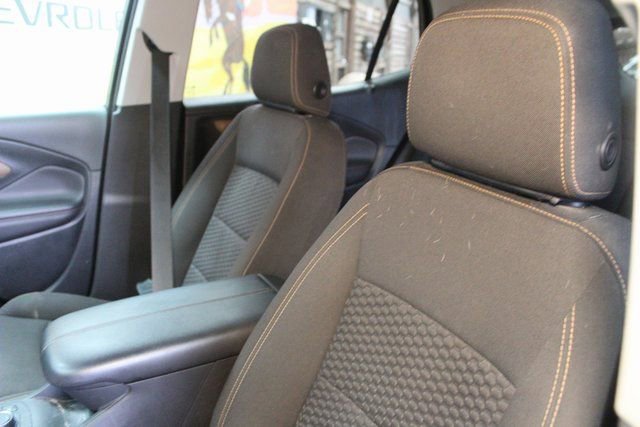 Used 2021 GMC Terrain SLE image 13