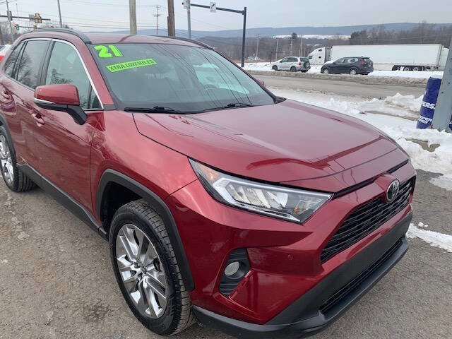 Used 2021 Toyota RAV4 XLE Premium image 5
