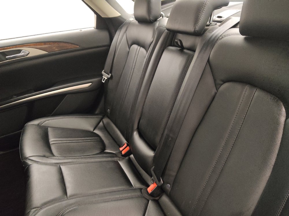 Used 2016 Lincoln MKZ FWD image 18