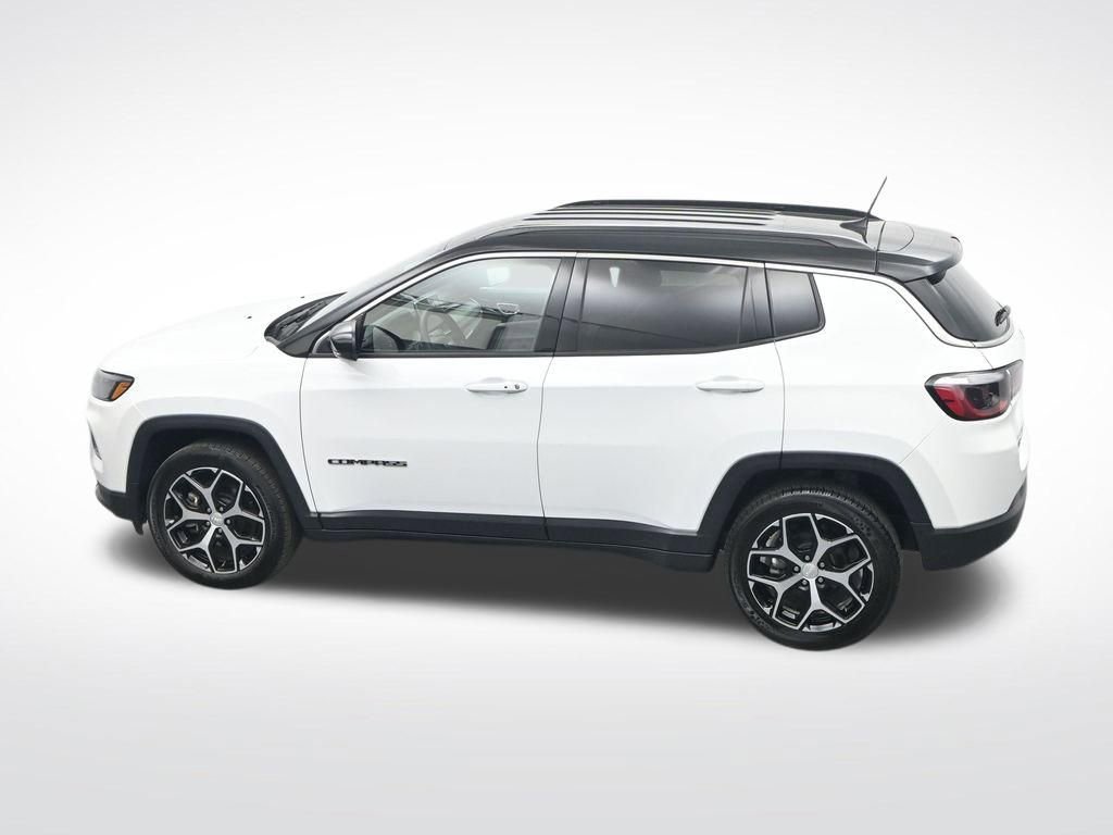 Used 2024 Jeep Compass Limited image 30