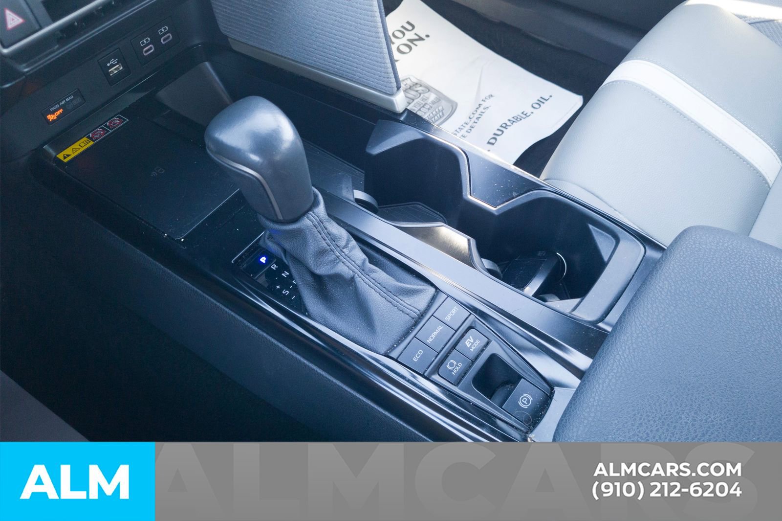 Used 2025 Toyota Camry SE image 27