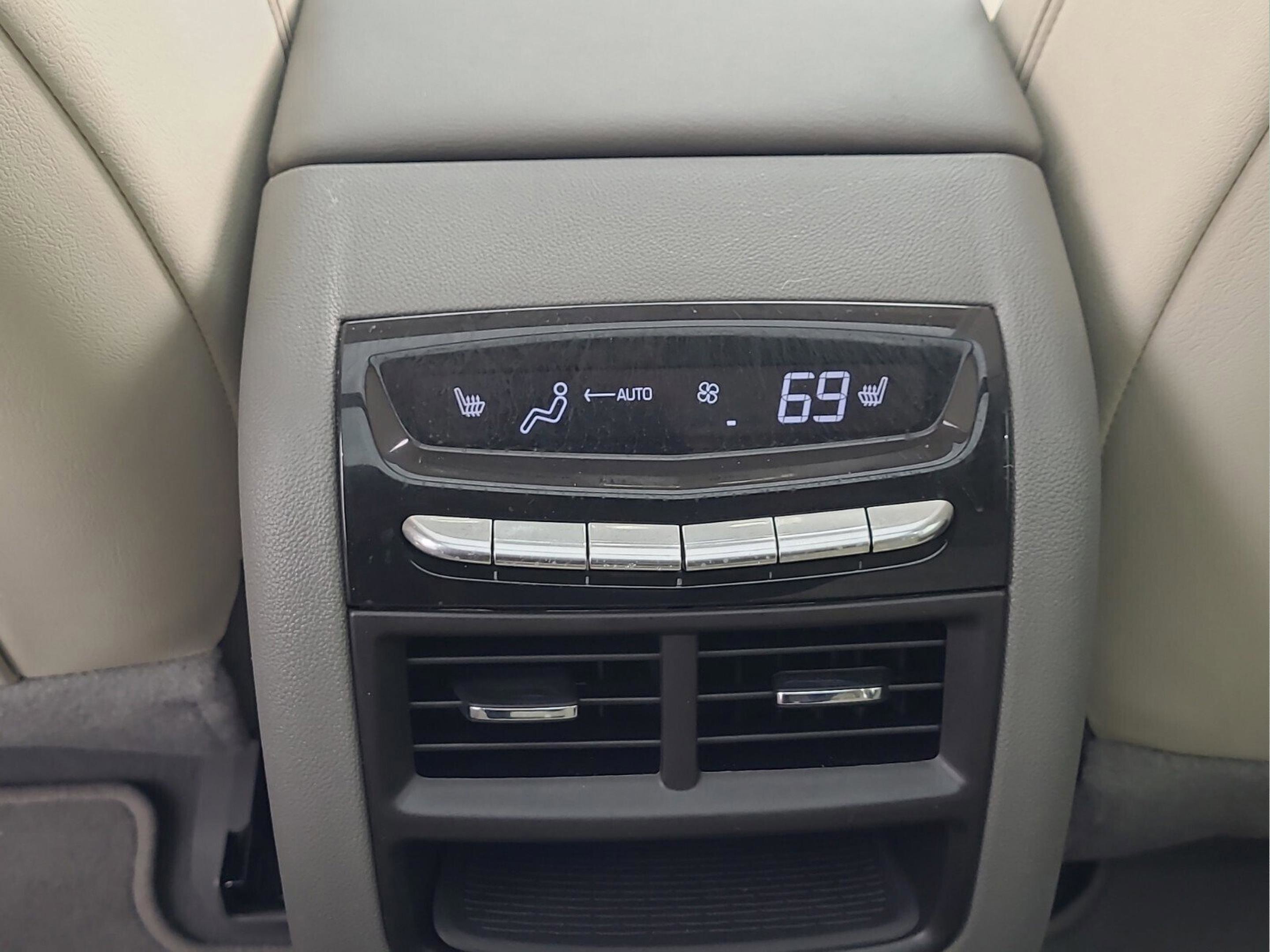 Used 2022 Cadillac XT5 Premium Luxury w/ Technology Package image 10