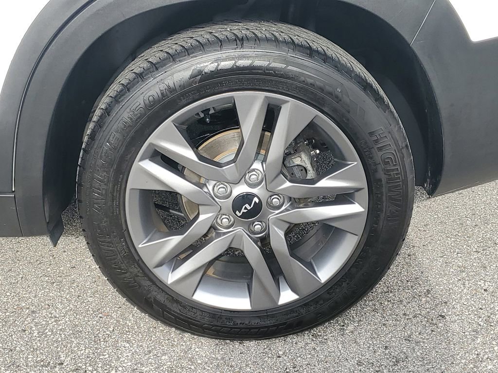 Used 2023 Kia Seltos S w/ Navigation Package image 6