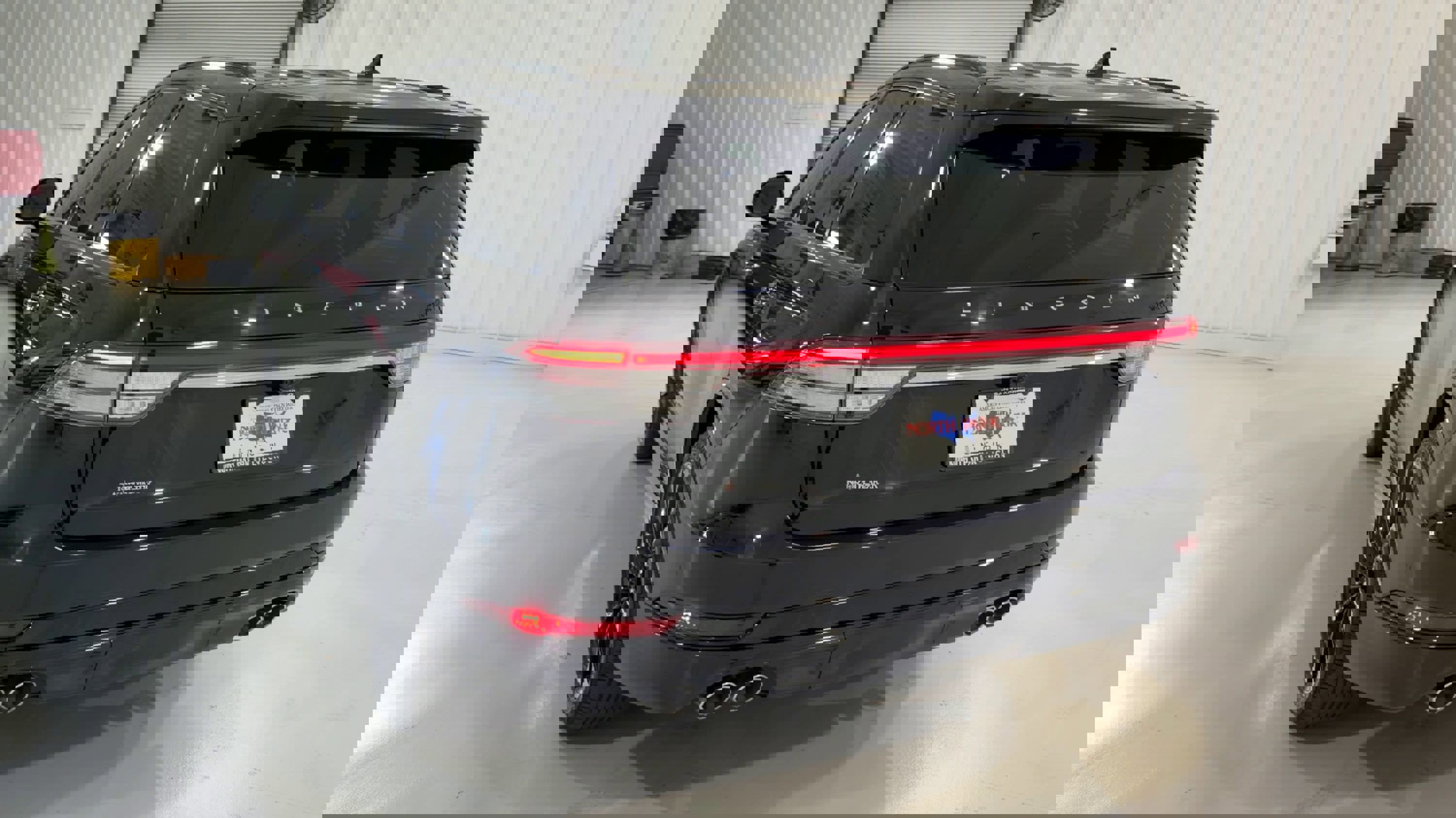 Used 2023 Lincoln Aviator Reserve w/ Equipment Group 201A image 8