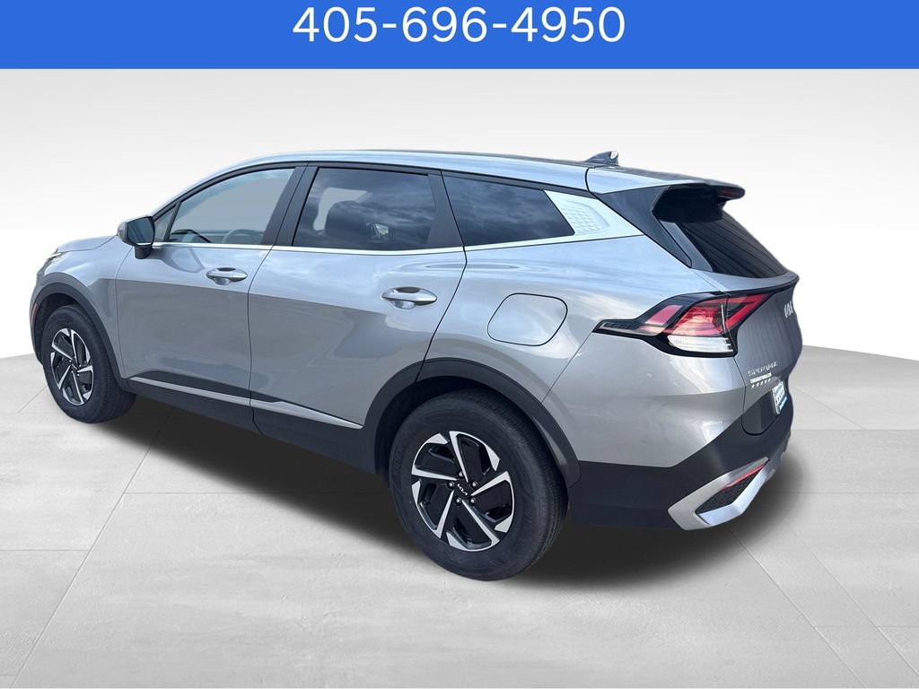 Used 2023 Kia Sportage LX AWD/4WD image 3