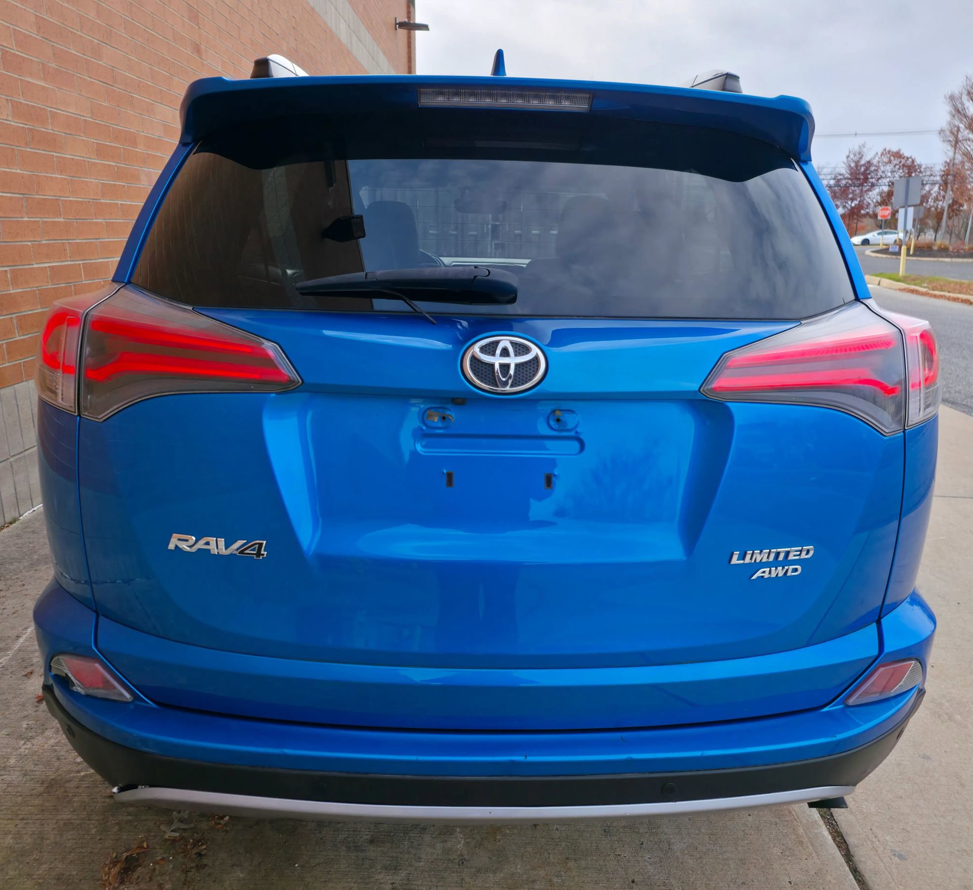 Used 2017 Toyota RAV4 Limited image 35