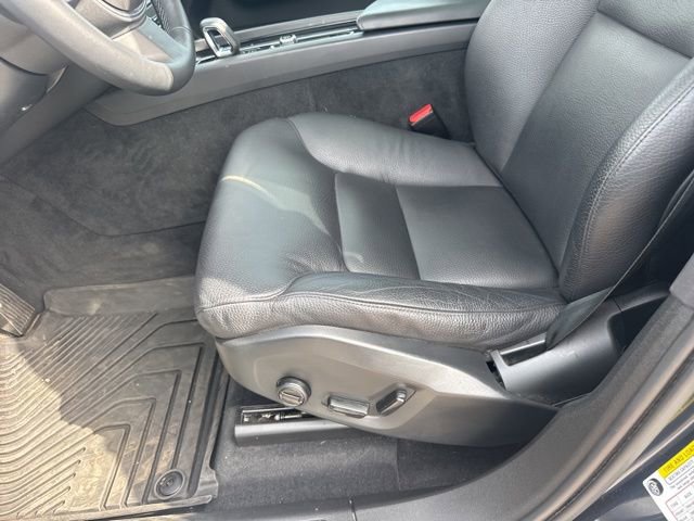 Used 2023 Volvo XC60 B5 Plus w/ Protection Package Premier image 14