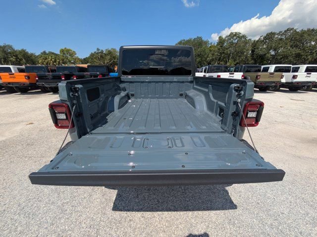 New 2025 Jeep Gladiator Mojave image 11