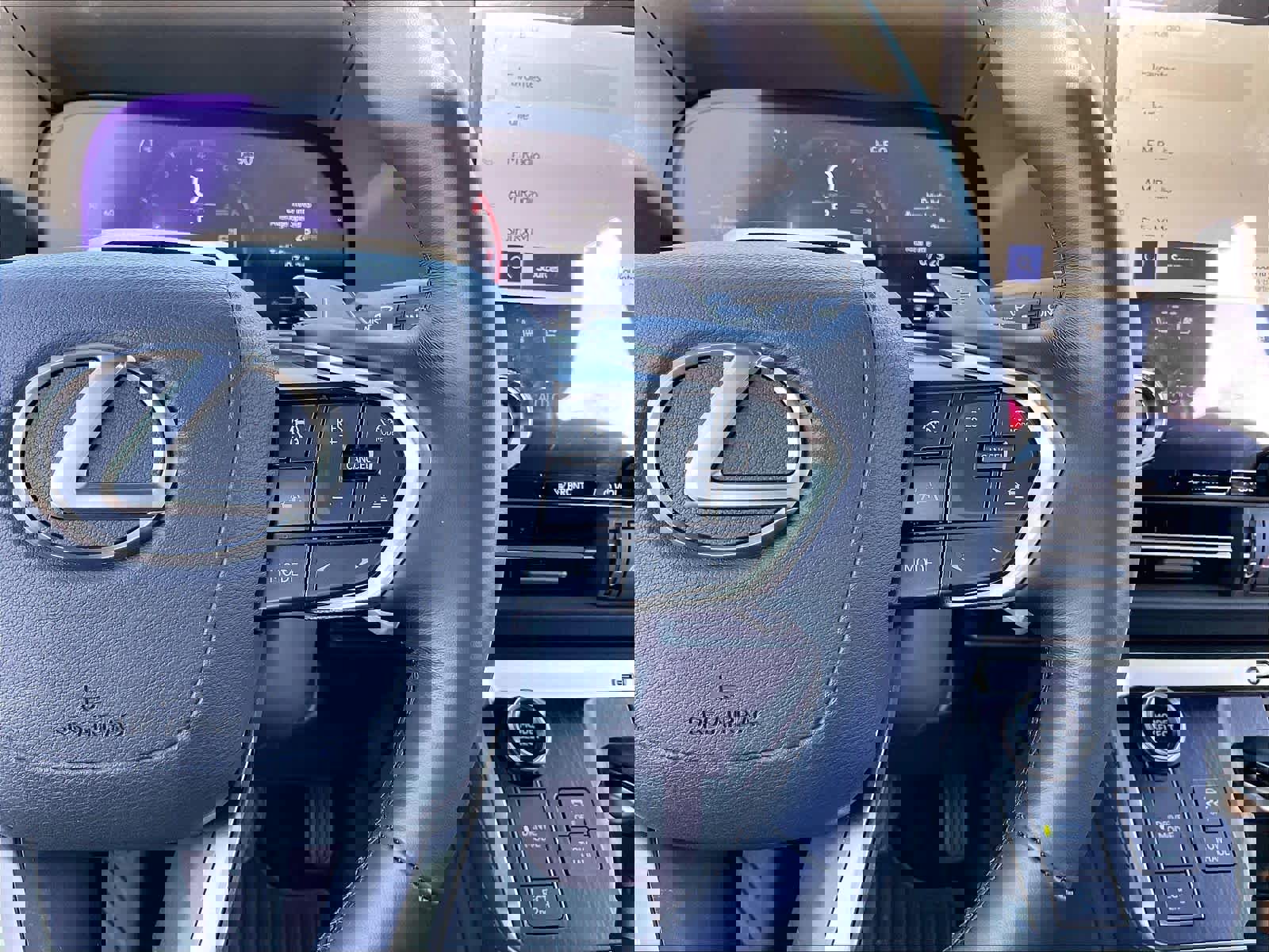 Used 2024 Lexus GX 550 w/ Accessory Package (2T) AWD/4WD image 20