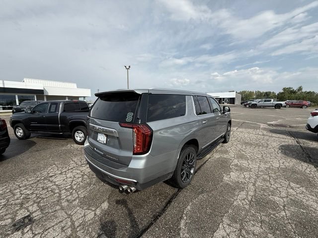 Used 2023 GMC Yukon XL Denali w/ Max Trailering Package AWD/4WD image 4