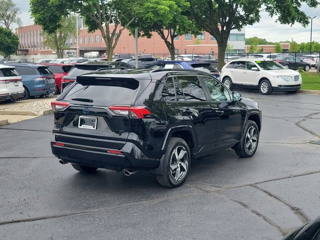Used 2024 Toyota RAV4 SE w/ Weather & Moonroof Package AWD/4WD image 4