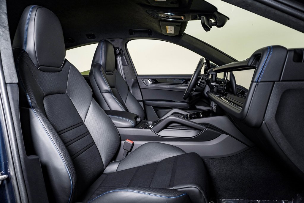 Certified 2024 Porsche Cayenne Turbo GT image 14