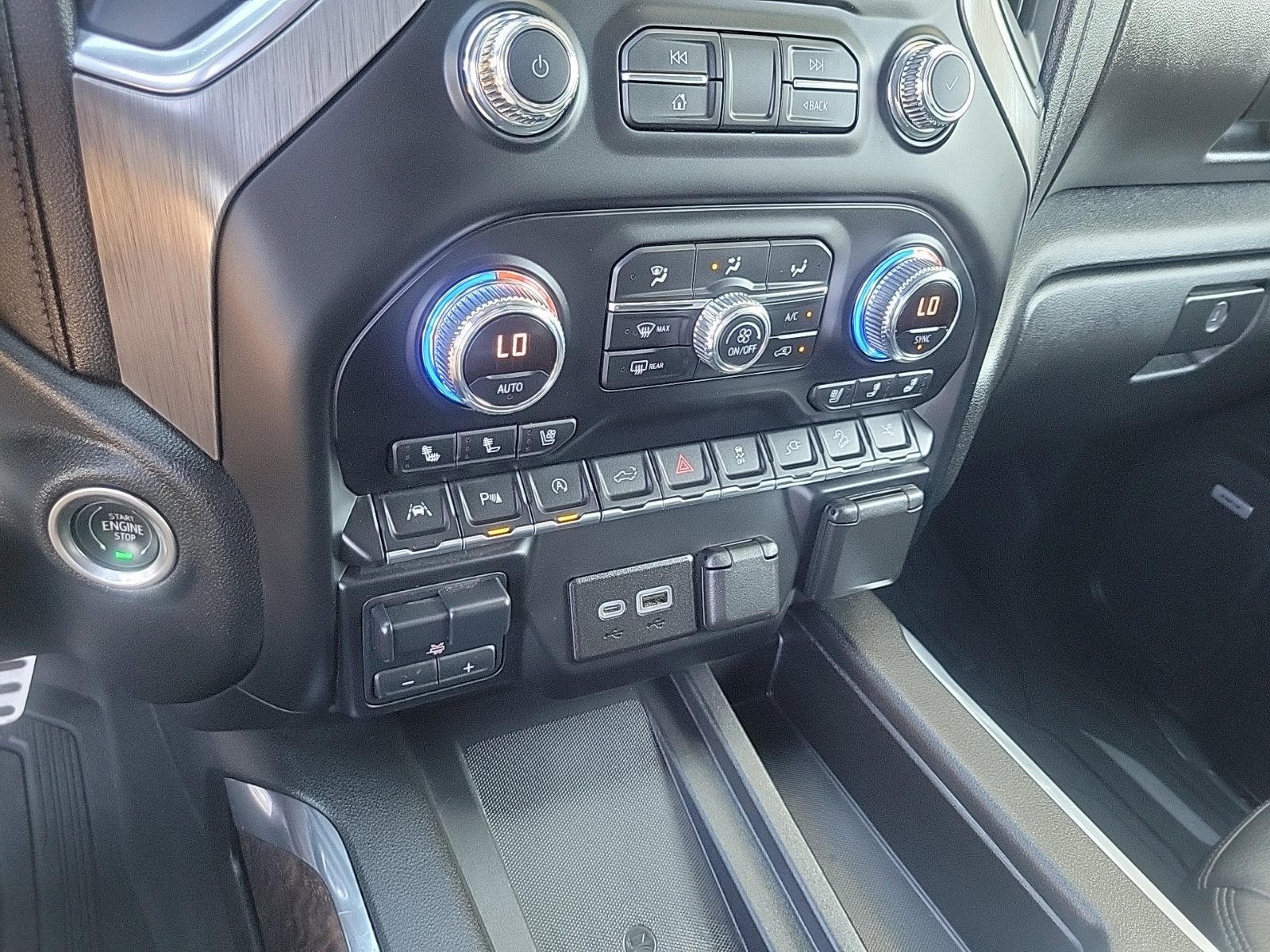 Used 2021 GMC Sierra 1500 Denali w/ Denali Ultimate Package AWD/4WD image 23