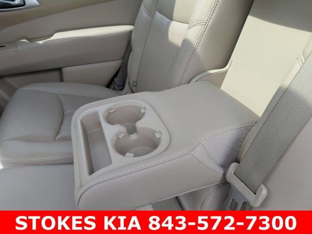 Used 2017 Nissan Pathfinder Platinum FWD image 30