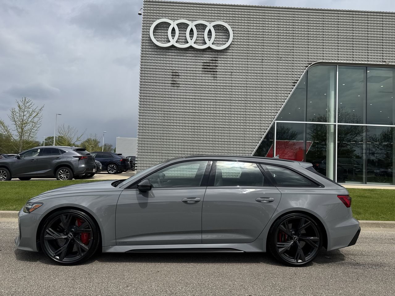 Used 2021 Audi RS 6 AWD/4WD image 29