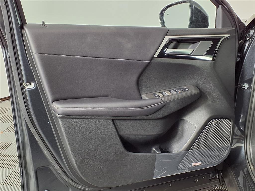 New 2025 Mitsubishi Outlander SE image 20