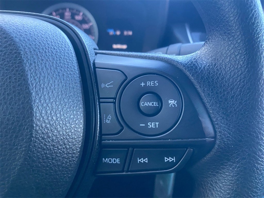 Used 2022 Toyota Corolla LE image 19