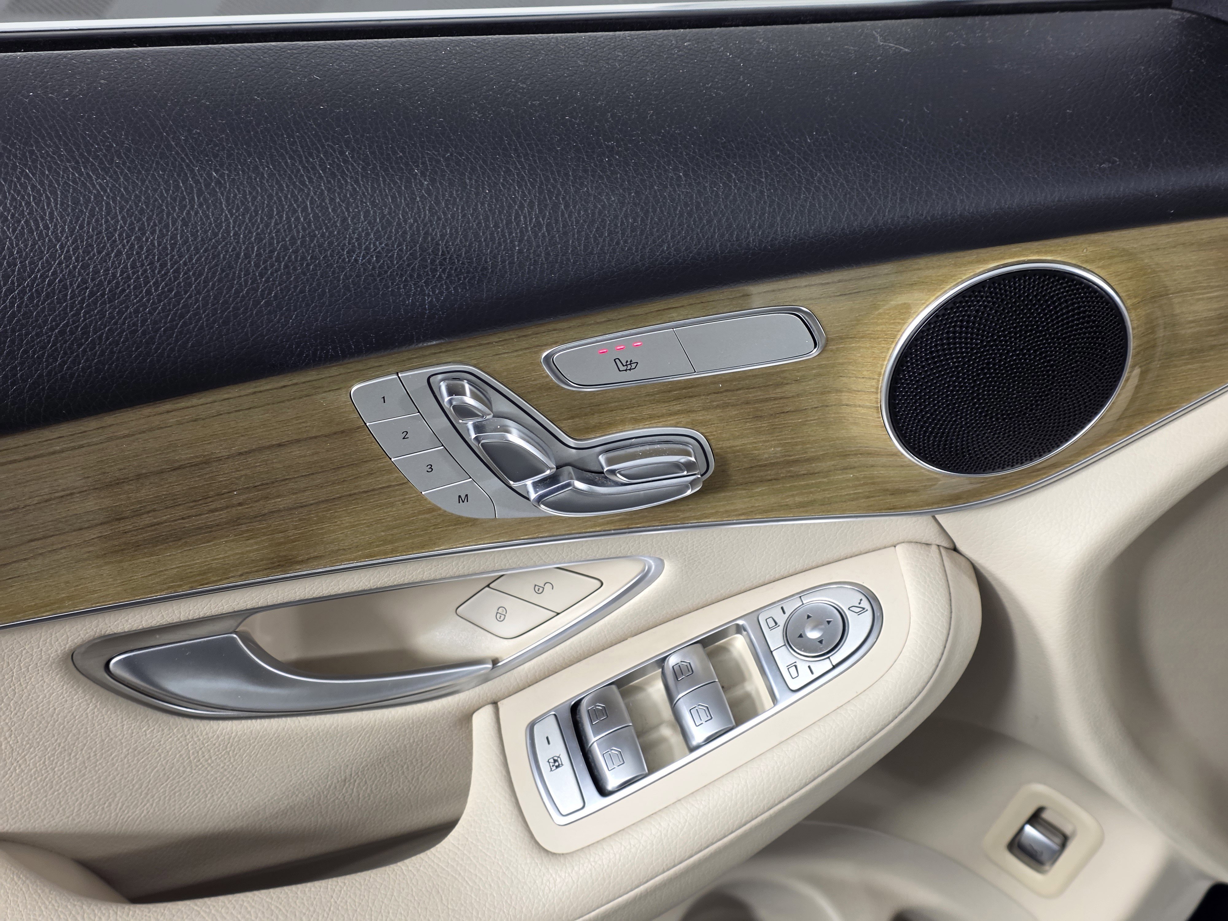 Used 2017 Mercedes-Benz GLC 300 image 9