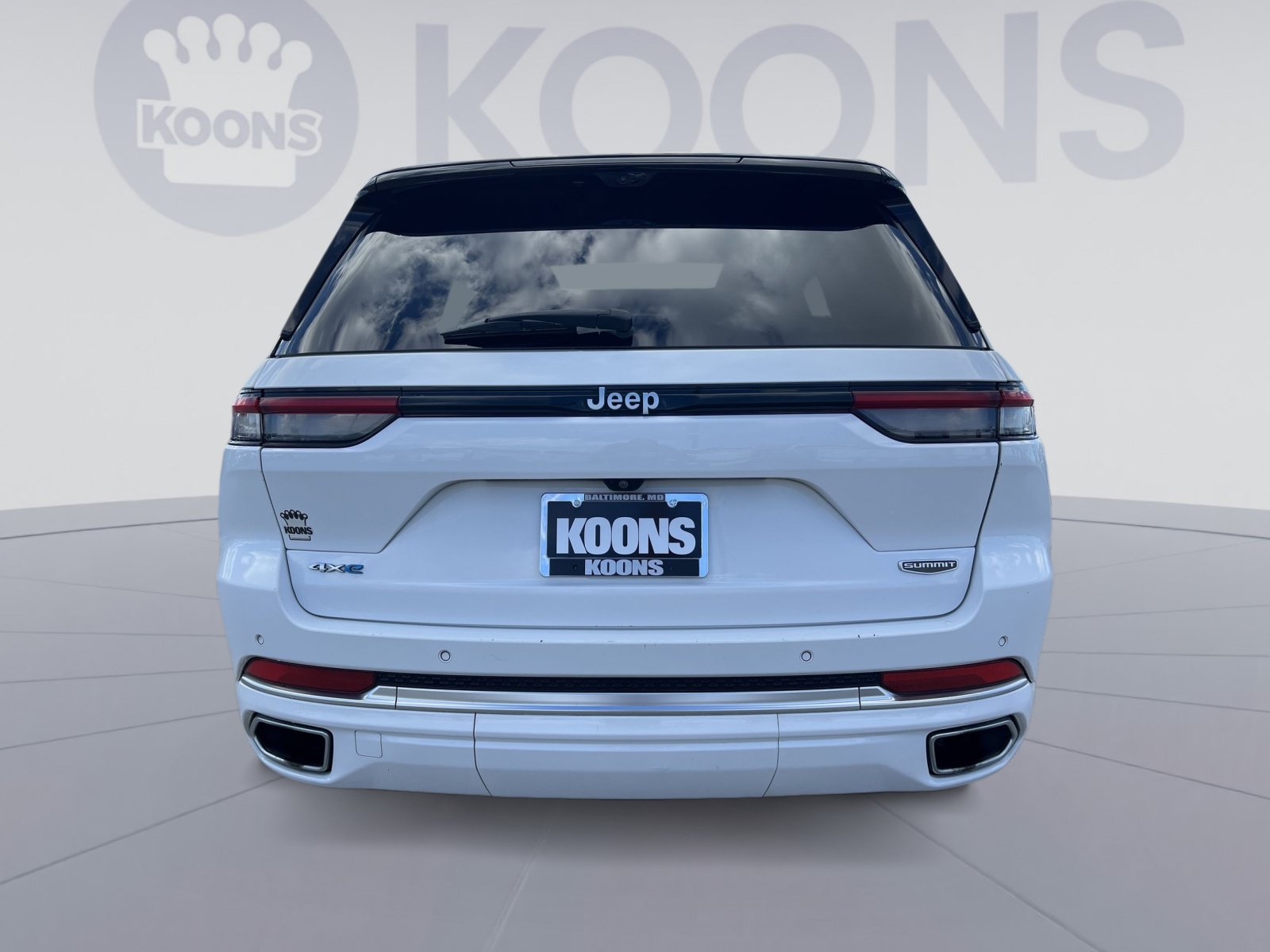 Used 2023 Jeep Grand Cherokee Summit AWD/4WD image 5