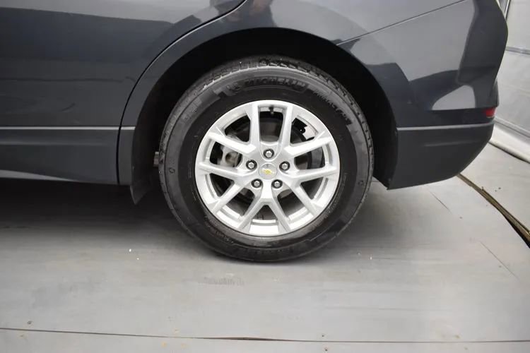 Used 2022 Chevrolet Equinox LT FWD image 36