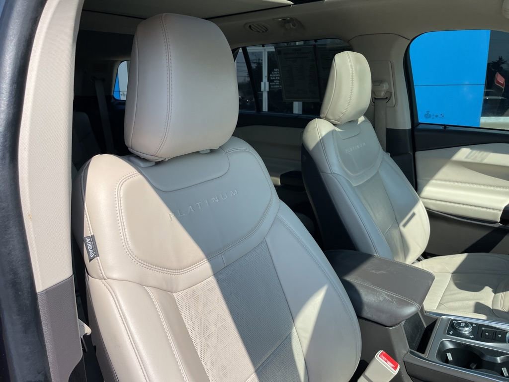 Used 2020 Ford Explorer Platinum w/ Premium Technology Package image 28