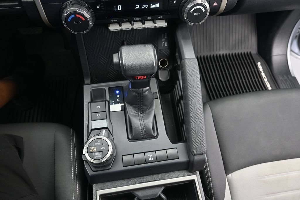 Used 2025 Toyota Tacoma TRD Off-Road AWD/4WD image 27