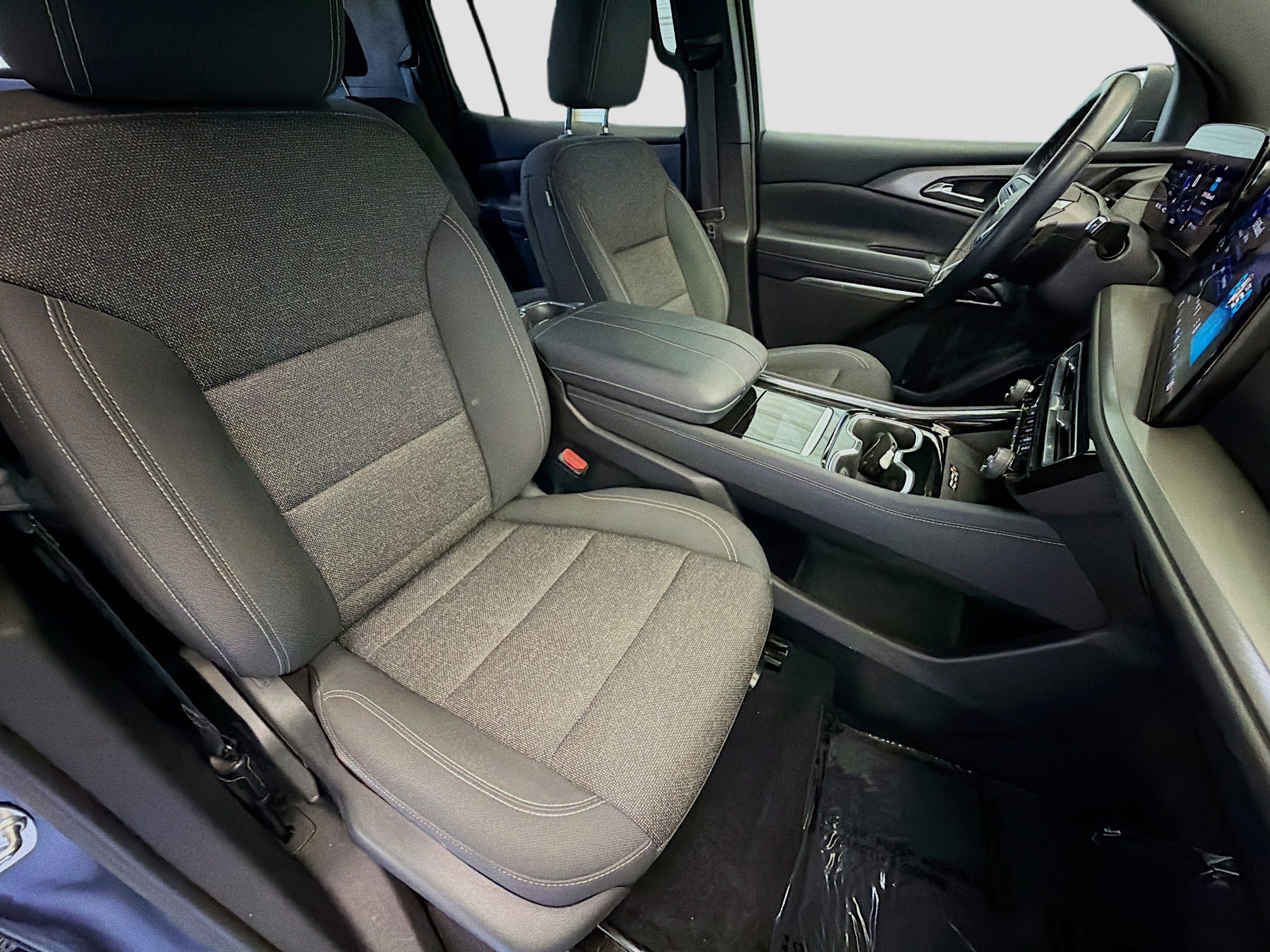 Used 2024 Chevrolet Traverse LT image 15